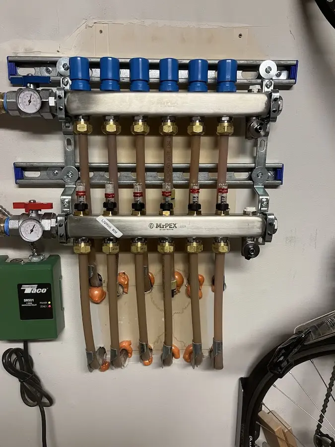 Plumber performing Gas Leak Detection at a residential property in CaÃÂ±on City