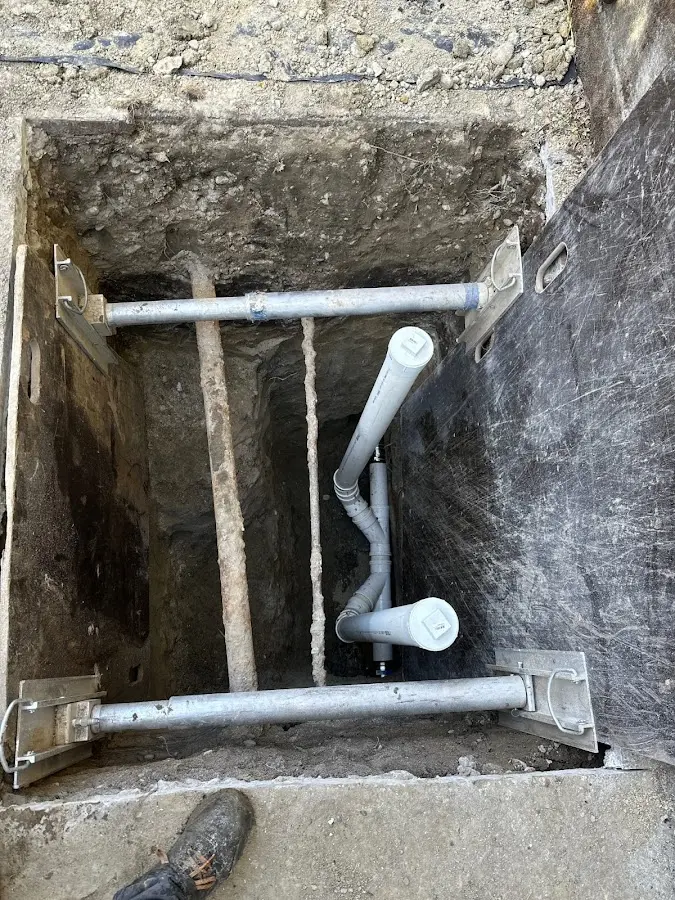 Experienced plumber completing Faucet Repair work in CaÃÂ±on City